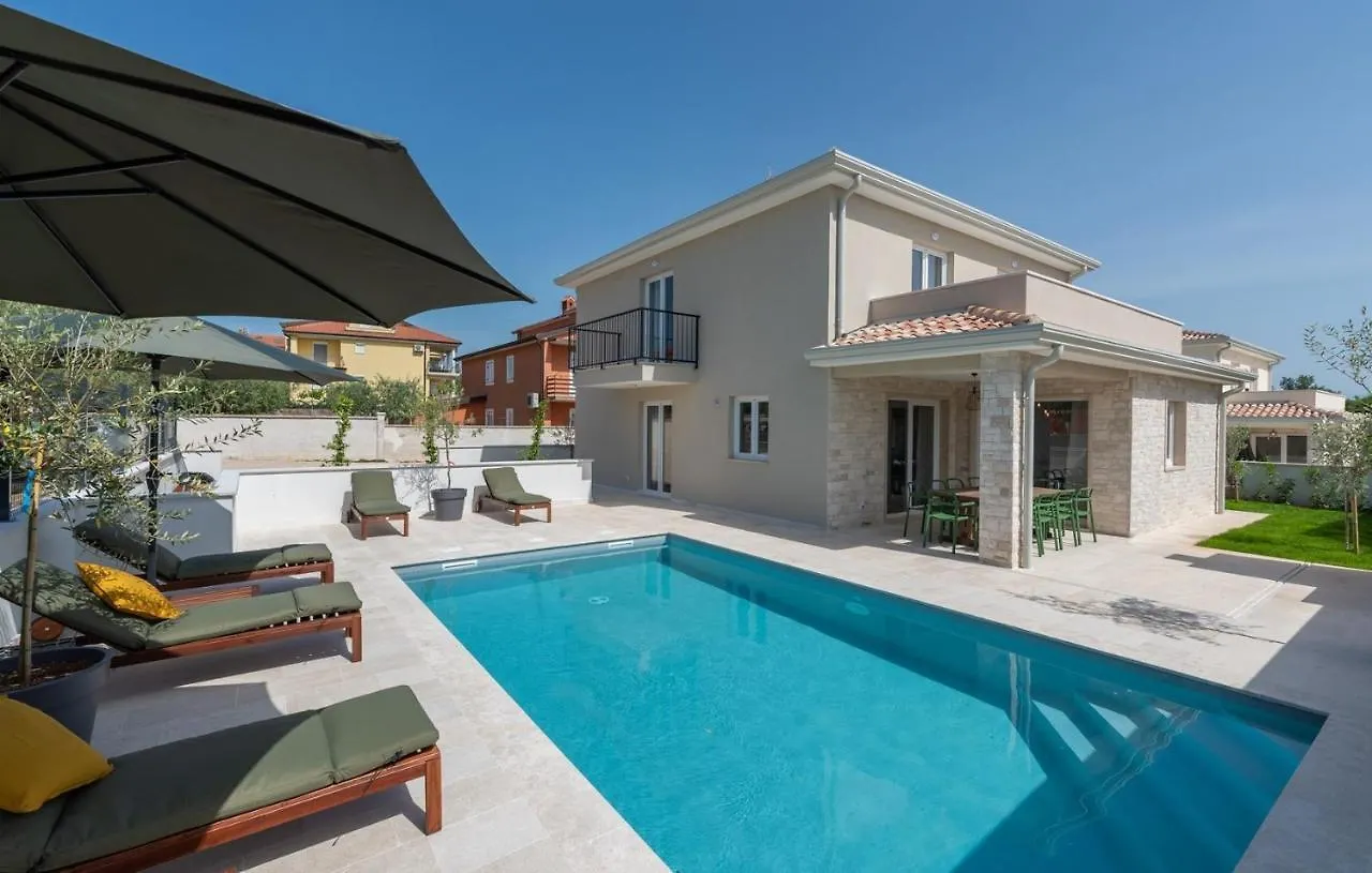 Villa An With Private Pool Umag 0*,